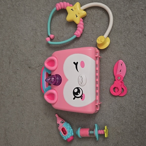 Unicorn Doctor Kit - Picture 1 of 7